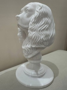 Popiersie-CAVALIERA-na-Postumencie-Precyzyjny-Projekt-3D-Premium-Producent-nieznany-producent.jpg
