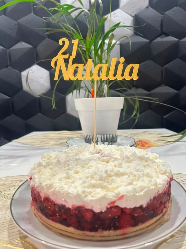 TOPPER-Personalizowany-na-tort-napis-na-zamowieniedruk3DZLOTY-4-5-SLOW-Rodzaj-ozdoby-niejadalne.jpg